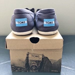 Ash gray canvas slip-on classic Toms - new in box!